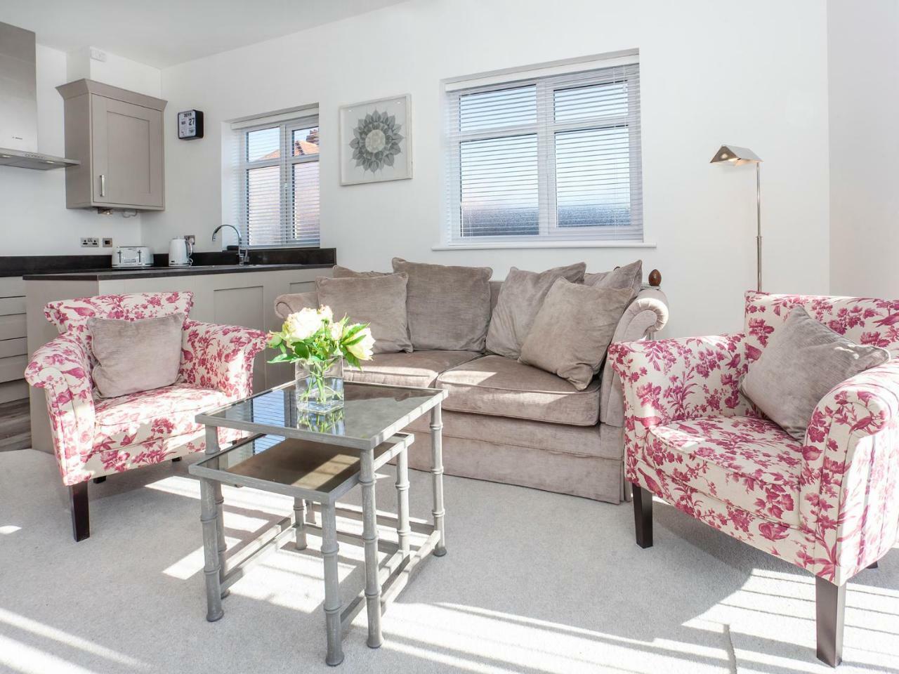 White House Apartments-Free Parking 1 Car Per Apartment York Exterior foto