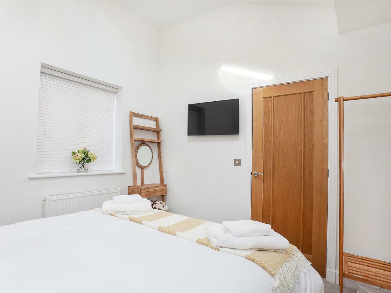 White House Apartments-Free Parking 1 Car Per Apartment York Exterior foto