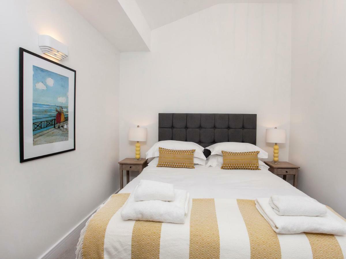 White House Apartments-Free Parking 1 Car Per Apartment York Exterior foto